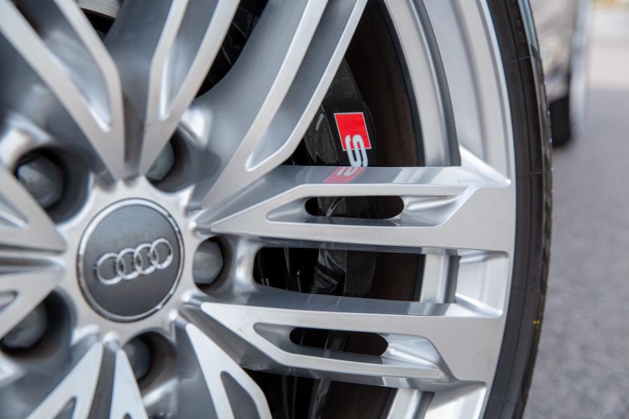 Колеса Audi S6 Sedan TDI (C8) 2019 года  (UK) (фото 26 из 40)